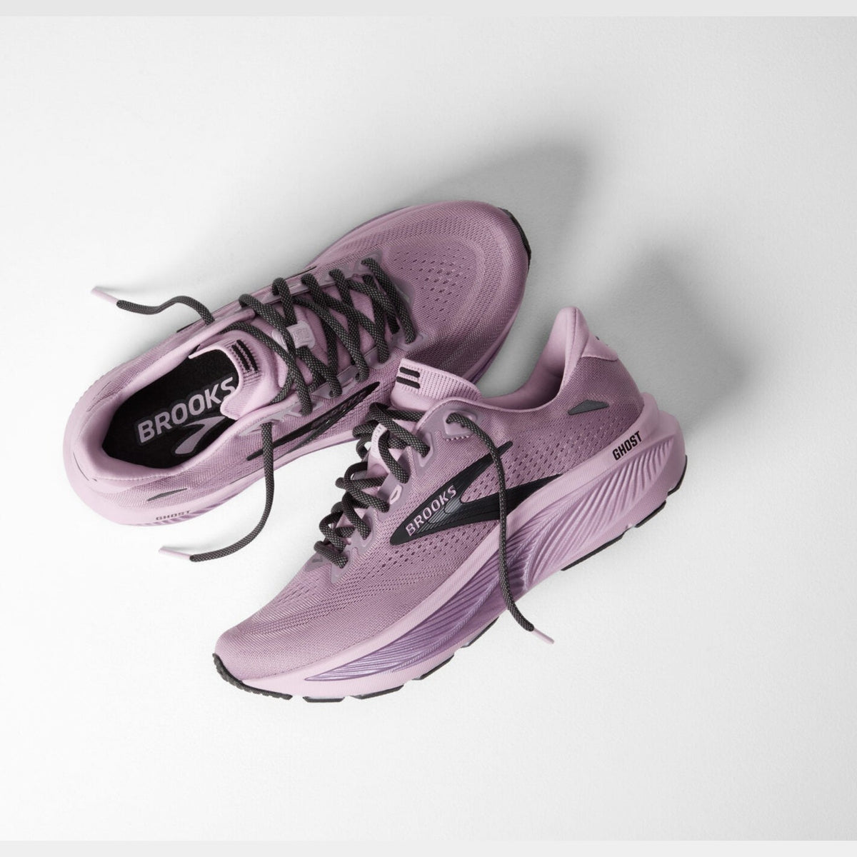 Brooks Ghost 18 ( 1B 584 ) Regular Width